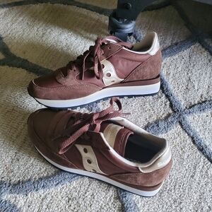 Saucony jazz 7 sneaker NEW